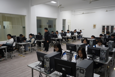 計算機網(wǎng)絡實驗室 推動技術創(chuàng)新與專業(yè)咨詢